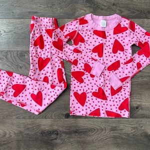 Hanna Andersson Valentine Pink and Red Heart Pajama Set | Size 6-7